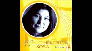 Mercedes Sosa  Agitando Pañuelos zamba [upl. by Orazio]