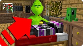 TROLLEO A YOUTUBER DISFRAZADO DE EL GRINCH EN MINECRAFT 😂 [upl. by Ytsur]