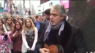 ANDREA BOCELLI CANTA IN AMERICA FACENDO LARTISTA DI STRADA video by MaxPonzo [upl. by Eceirehs740]