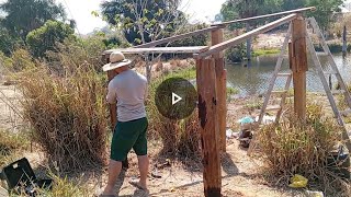 Como instalar uma placa solar no sítio para cerca elétrica e bomba de água para irrigação [upl. by Erot]