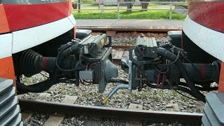 Соединение Шарфенбергских автосцепок и дизельпоезда  Coupling Scharfenberg couplers and DMU trains [upl. by Sillig]