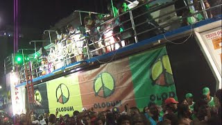 Olodum bonito na avenida mostra porque é único Carnaval de Salvador [upl. by Acceb489]