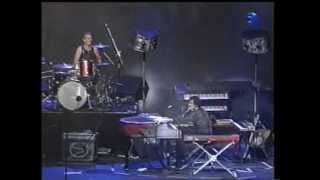 Charly Garcia y Fabiana Cantilo  Demoliendo hoteles Buenos Aires Vivo 3 1999 [upl. by Kai261]