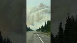 Jasper en Alberta a dû être évacuée au cours des dernières heures en raison des feux de forêt [upl. by Bozovich]