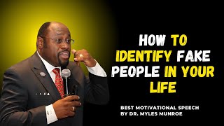 Recognizing Fake Friends FakePeople ToxicBehavior MylesMunroe motivation inspiration [upl. by Garretson12]