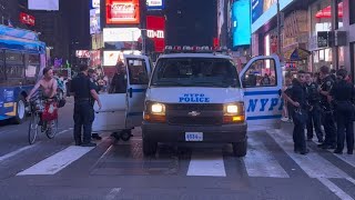 Police officers ban illegal beverage vendor nypd timessquare [upl. by Monney]