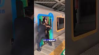 Cet Agent Pousse les Gens dans le Train  🚇😲 shorts [upl. by Azeel]