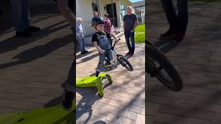 Balance bike whips for the neighbors 😎🤘 kidsonbikes balancebike bikejump kidsbike [upl. by Sherrard]