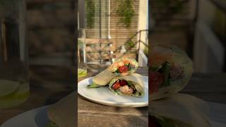 Wrap met 🦐 en 🥑 recept scampi wrap avocado [upl. by Ahtael]