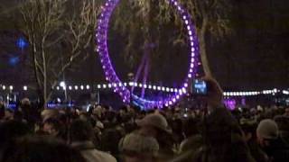 Auld Lang Syne 1st January 2010 on Embankment London [upl. by Lambrecht706]