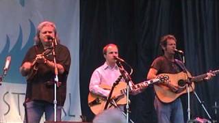 Ricky Skaggs quotHow Mtn Girls Can Lovequot Grey Fox 2009 [upl. by Iznek]