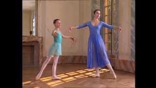 Apprendre les bases de la danse classique [upl. by Corliss]