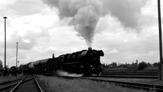 44 1486 in Staßfurt vor dem Güterzug schwarzweiß [upl. by Lenoj]