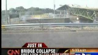 35W Bridge Collapse LIVE VIDEO ACTUAL Minneapolis Minnesota [upl. by Sibyl616]