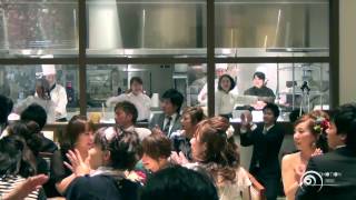 Flash mob Surprise Wedding フラッシュモブ サプライズ 結婚式二次会 One Direction quot Live While Were Young quot [upl. by Neelat152]