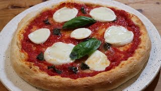 PIZZA CON LA MOZZARELLA DI BUFALA [upl. by Eedia]