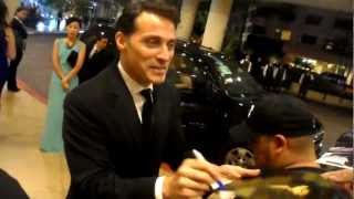 rufus sewell signing autographs in beverly hills 11 7 12 [upl. by Eed]