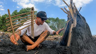 CATCH AND COOK FISH in a sand IGLOO Amazing way of cooking fish [upl. by Nhor]