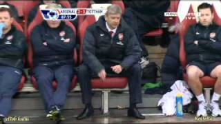 Arsène Wenger Throws a Bottle of Water  So Angry  FUNNY [upl. by Benis]