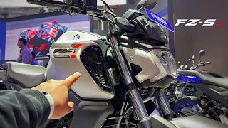 All New 2024 Yamaha FZs V4 Matt White Colour  2 New Colours  Detailed Walkaround [upl. by Damicke222]