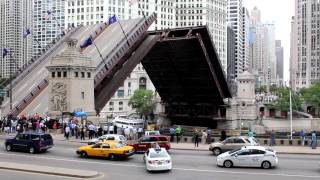 N Michigan Avenue  Du Sable Bridge  Chicago Downtown [upl. by Fattal]