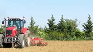 Préparation des terres avec un Massey Ferguson 6495 et un kongskilde Germinator [upl. by Bonnice574]