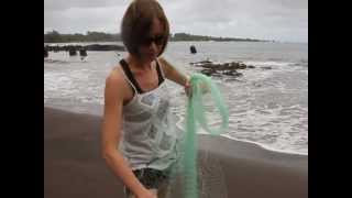 Thrownet fishing in Maui with Sarah Sekula [upl. by Orville]