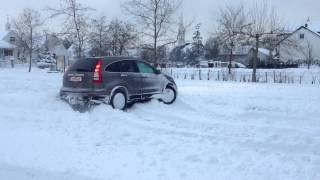 Honda CRV snow drifting 17 1 2013 [upl. by Zebulon]