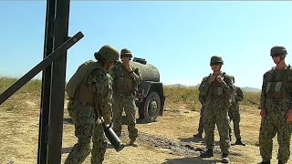 Marines Train Midshipmen in Breaching Techniques at Pendleton [upl. by Enilaf]