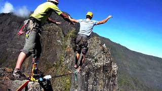 Highline  slackline des 3 Salazes La Réunion [upl. by Eahc967]