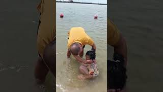 Reaksi Ara Mukanya Disiram Pasir Sama Dedek Kecil Di Pantai Ancol dia Gangguin Aku Papa ⛱️🙎‍♂️ [upl. by Ebehp287]