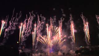 Paris 2014 Feu dartifice  Tour Eiffel Quatorze Juillet Fireworks  14 july [upl. by Nnainot773]