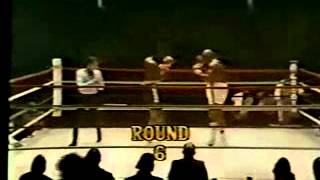 Earnie Shavers vs Williams [upl. by Pettit]