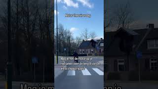 Mag ik met de motor over de lengte van de witte streep rijden met het rijexamen [upl. by Reichert]