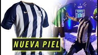 Alianza Lima presentó su camiseta para la temporada 2018 [upl. by Atwekk]