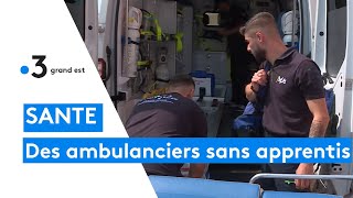 Les apprentis ambulanciers ne peuvent plus pratiquer sur le terrain [upl. by Erek]