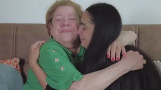 Madre e hija se reencuentran en NY después de 42 años de separación forzada en República Dominicana [upl. by Runkle561]