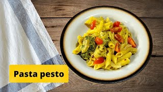 Pasta pesto maken  lekker low budget [upl. by Eniliuqcaj]