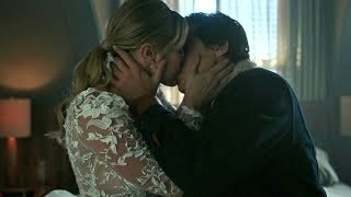 Riverdale  6x05  Betty e Jughead se beijam para recriar a cena da bomba Dublado [upl. by Euk]