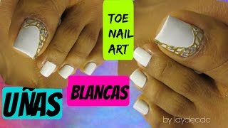 Uñas blancas decoradas de los pieswhite design toe nail art [upl. by Eidaj894]