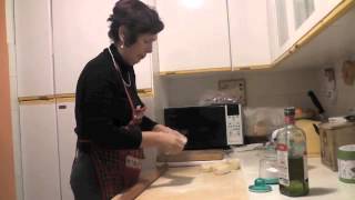 HOW TO COOK CROSTOLO CON LA POLENTA [upl. by Aihtniroc]