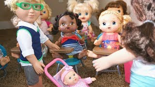 BABY ALIVE School Day Mrs Davis Brings A Special Guest And Shelby Gets Bullied [upl. by Yk81]