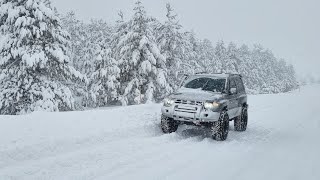 Mitsubishi Pajero 30 V6 24v off road snow wheeling [upl. by Xylina22]