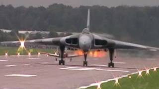 Vulcan bomber XH558 taxi and take off from Coventry Airport [upl. by Slavin]