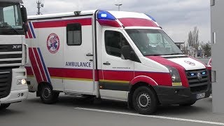 RTW Ambulance Intensivmobil durch Rettungsgasse [upl. by Ahouh]