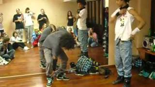 Les Twins Dancing To Edit Ants [upl. by Arada]