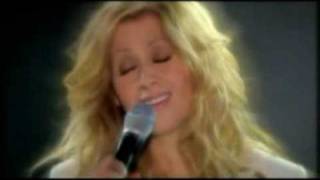 Lara Fabian  Il Ne Manquait Que Toi  Lyrics [upl. by Woodman497]