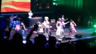 LMFAO  Party Rock Anthem  Every Day Im Shuffling  Live  HD [upl. by Poucher]