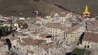 Castelluccio di Norcia post terremoto 30 ottobre 2016 [upl. by Patience]