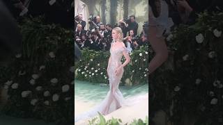 Elle Fanning at the 2024 Met Gala [upl. by Shornick]